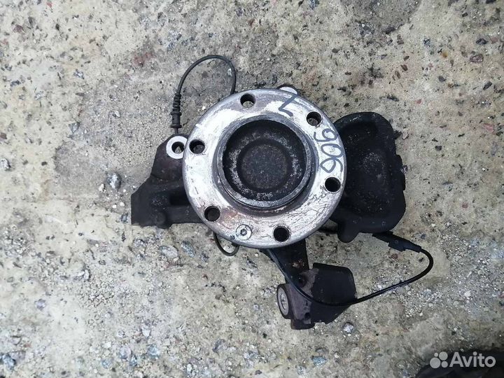 Поворотный Кулак Ступица Мерседес Спринтер 906