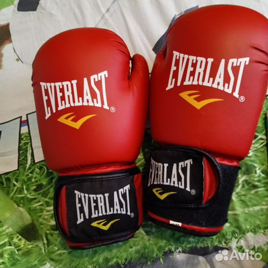 Боксерские перчатки 12 oz everlast