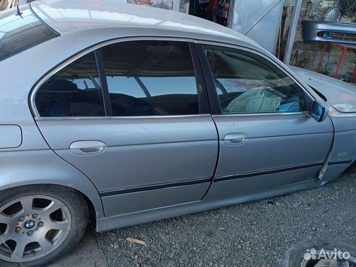 В разбор зашла BMW E39 2.5 Бенз Механика