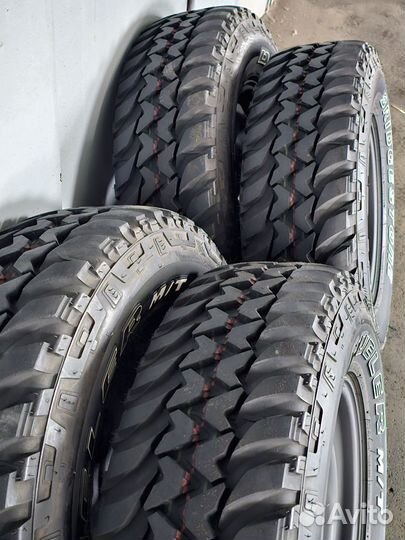 Bridgestone Dueler M/T 235/75 R15 104Q