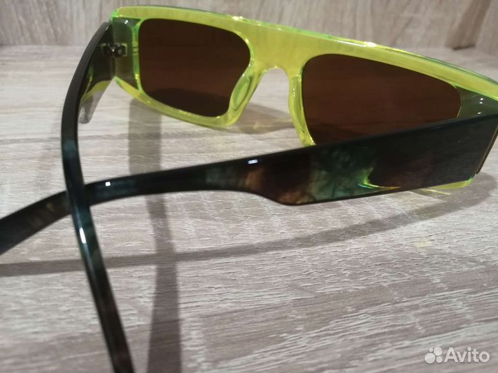 Солнцезащитные очки женские