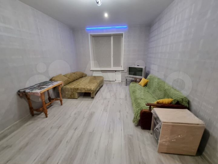 1-к. квартира, 42 м², 1/3 эт.