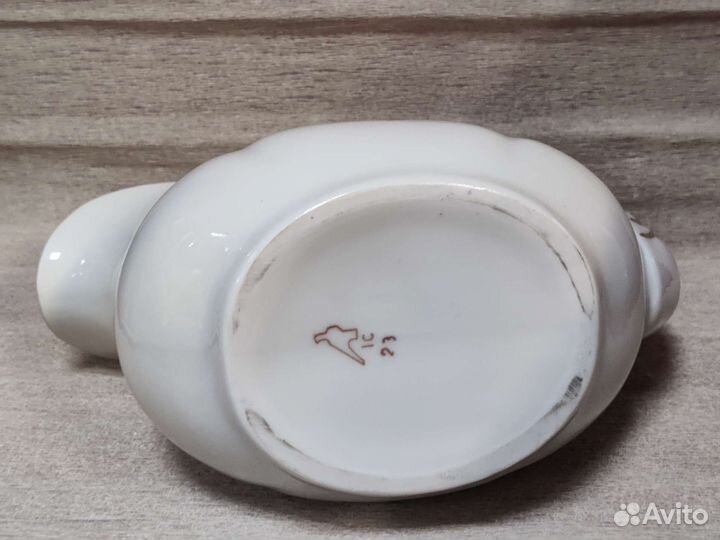 Большой и красивый соусник. Дулево