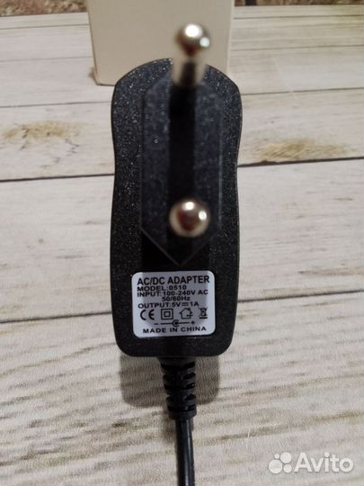 Зарядное устройство тонкое