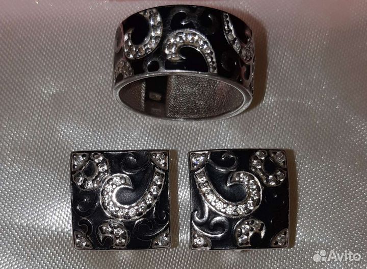 Серебряные серьги и кольцо