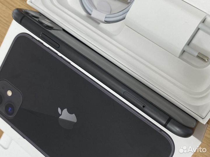 iPhone 11, 64 ГБ