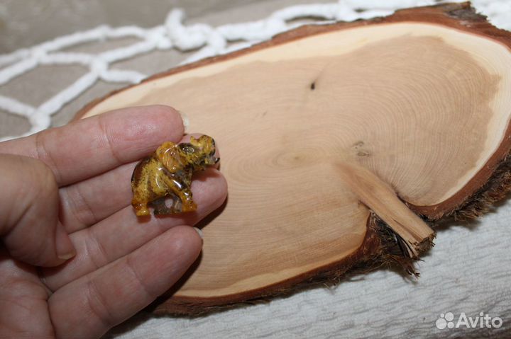 Янтарь натуральный статуэтка слоника