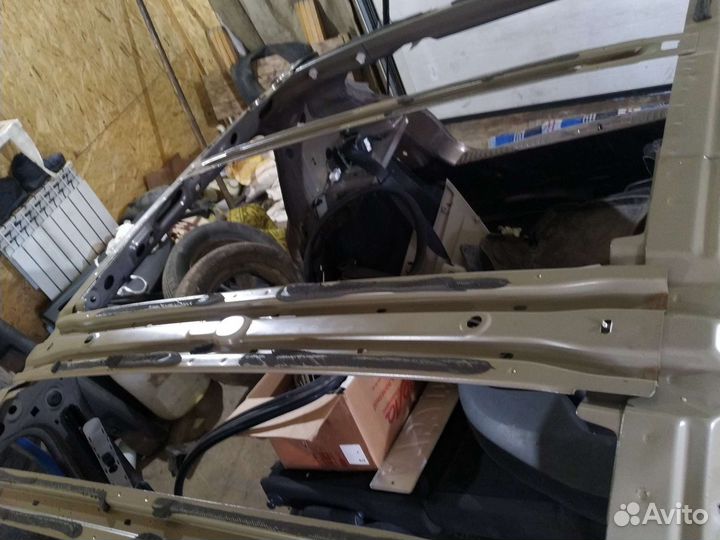 Поперечина панели крыши центр Renault Sandero 2