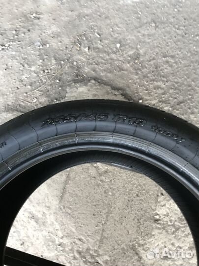Pirelli P Zero 255/45 R19
