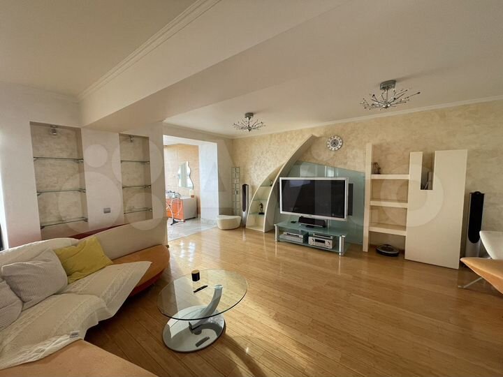 2-к. квартира, 110 м², 6/7 эт.