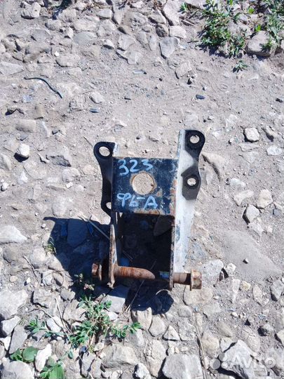 Кронштейн двигателя Mazda 323 f ba