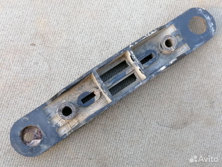 Проставка багажника Audi 100 C3