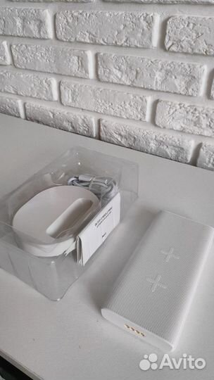 Внешний аккумулятор TFN с беспроводной зарядкой