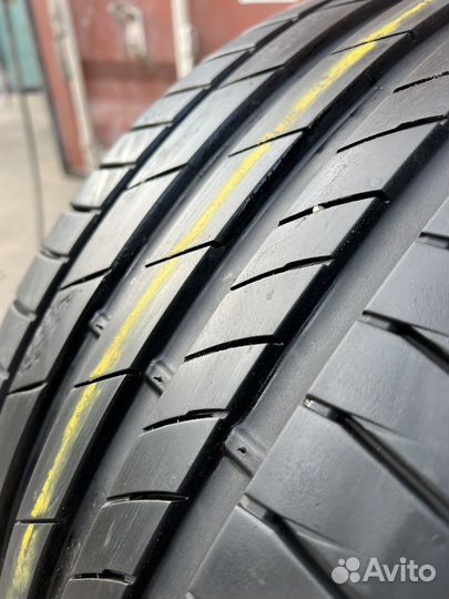 Kumho Ecsta PS71 245/40 R20