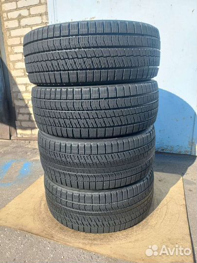 Bridgestone Blizzak Ice 225/45 R18 и 245/40 R18