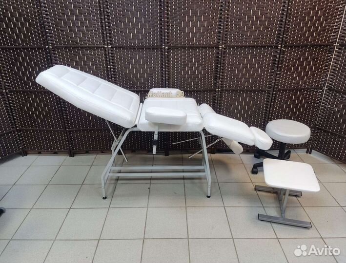 Педикюрное кресло / Комплект для мастера педикюра