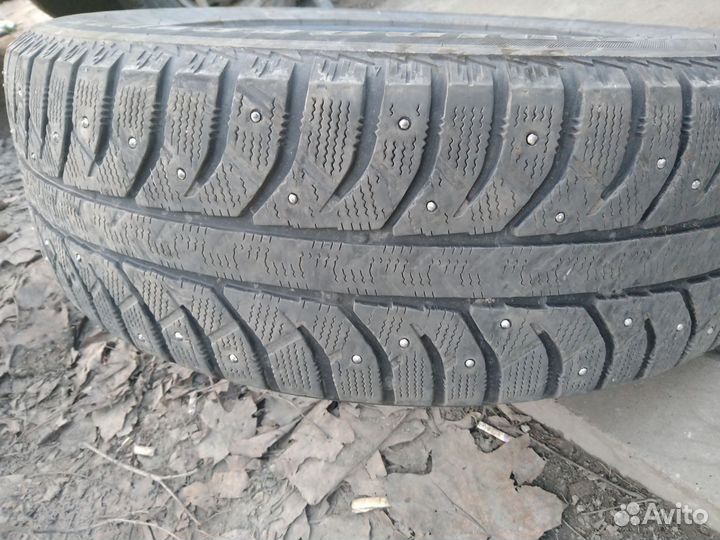 Bridgestone Ice Cruiser 7000 235/65 R18