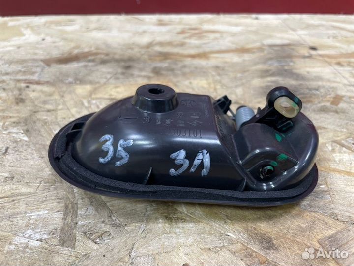 Внутренняя ручка двери левая Renault Duster