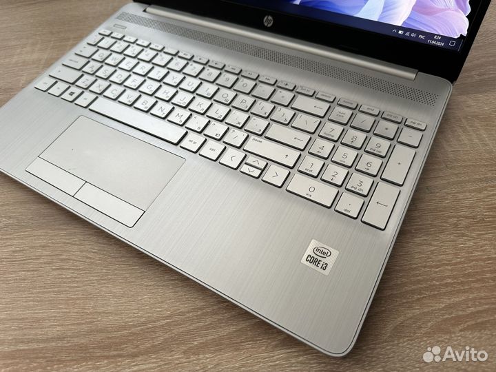 HP. FullHD. i3-10110. 8GB. SSD NVMe