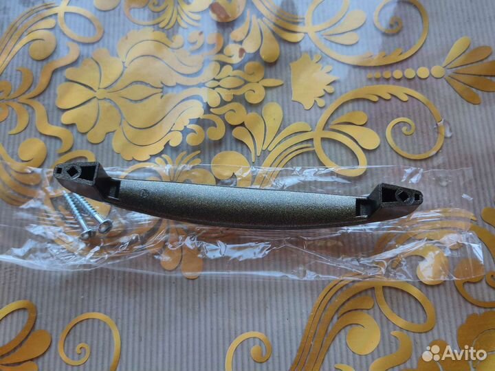 Мебельная ручка