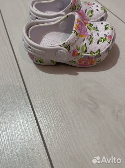 Сланцы детские crocs