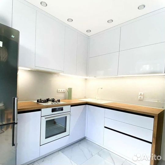 Кухня в потолок