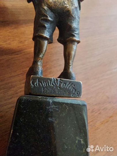 Старинная бронзовая статуэтка 