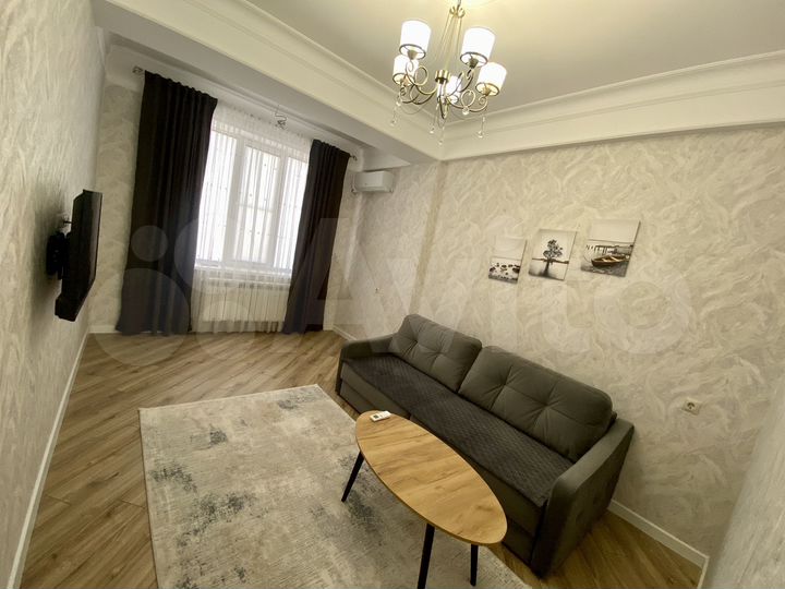 2-к. квартира, 57 м², 7/10 эт.