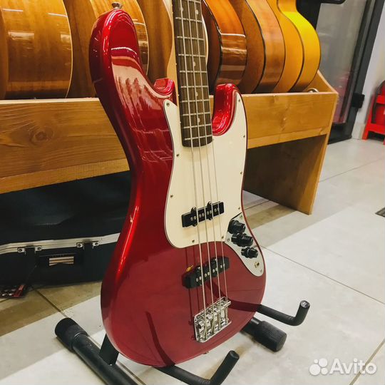 Бас-гитара Squier by Fender Affinity Jazz Bass SS