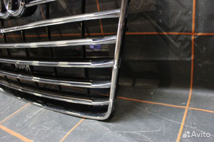 Решетка радиатора - Audi A8 4H