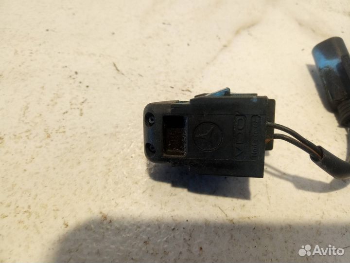 Форсунка омывателя лобового стекла правая