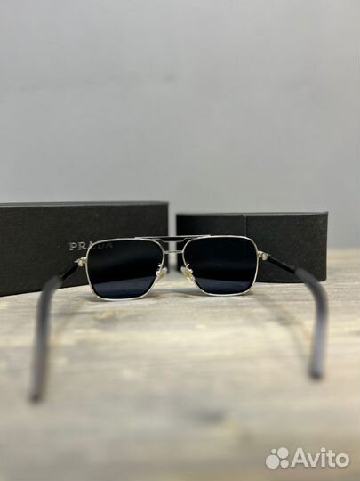 Солнцезащитные очки мужские prada
