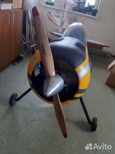 Модель радиоуправляемого самолета як55сп 3.3 метра