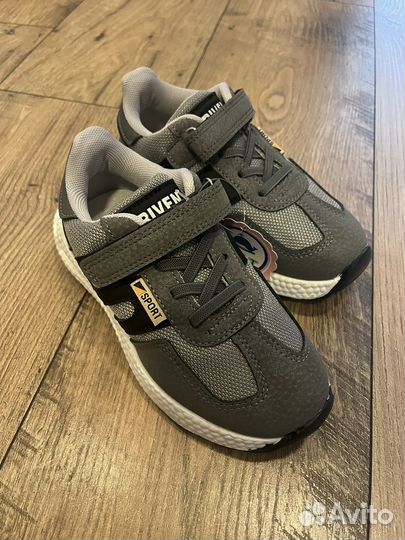 Новые кроссовки/кеды р.27-30