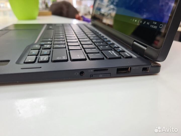 Ноутбук Dell Latitude 7390 2-in-1 13.3