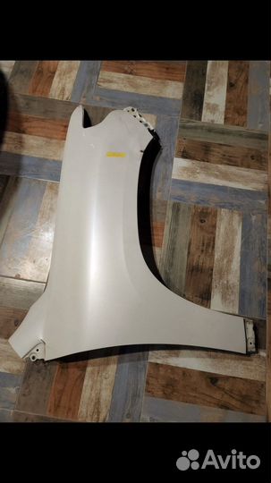 Кыло переднее правое LC 200