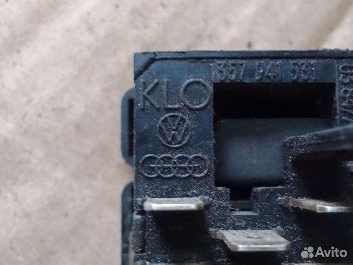 Кнопка света Passat B3 Transporter T4