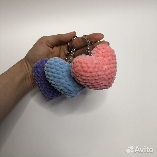 Вязаный плюшевый брелок сердце