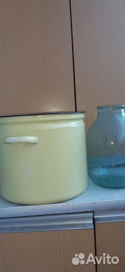 Кастрюля эмалированная большая