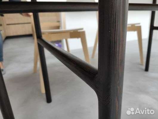 Большой обеденный стол овальной формы из дуба