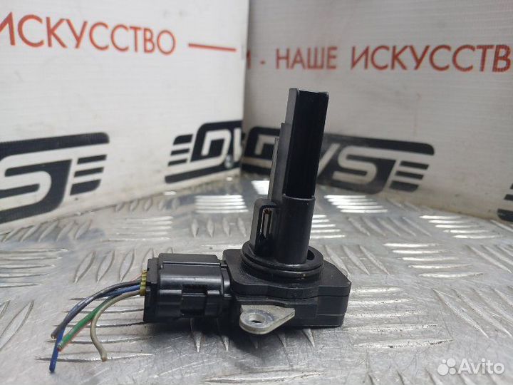 Датчик массового расхода воздуха Toyota Vitz