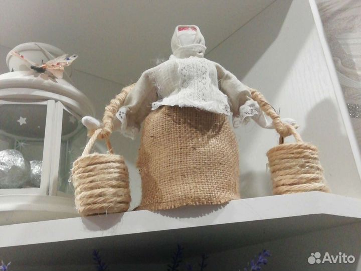 Кукла интерьерная в народном стиле с ведрами