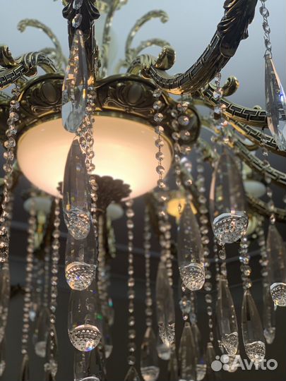 Люстра большая