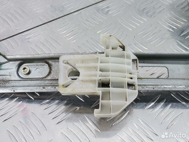 Стеклоподъемник Ford Focus рест. 2003 1331607