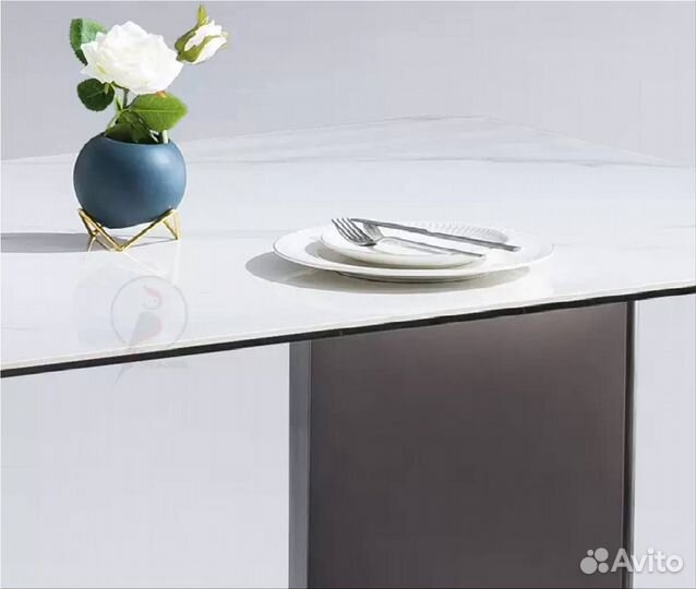 Стол кухонный