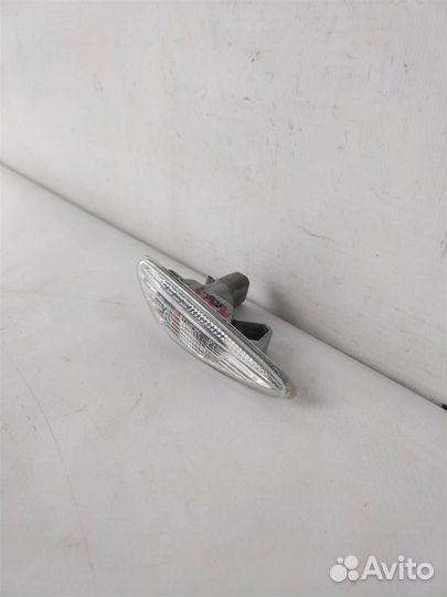 Повторитель на крыло левый белый мазда 6 (GH) 20