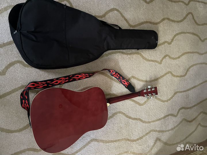 Акустическая гитара