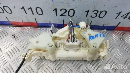 Блок управления печки и климат-контроля toyota cor