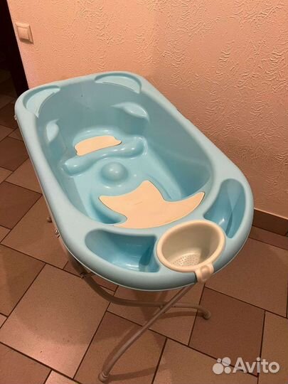 Детская кровать комод стульчик и ванночка