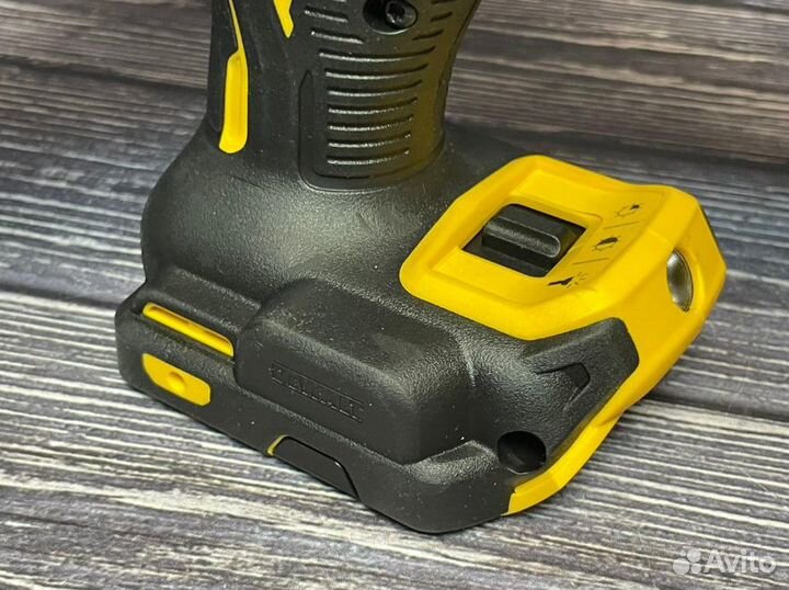 Шуруповерт DeWalt DCD999NT азия